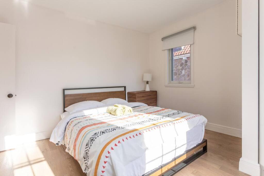 Free Parking, Beautiful 4 1/2- 2 Bedroom Apartment 蒙特利尔 外观 照片