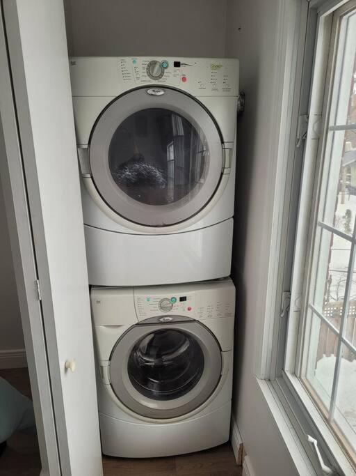 Free Parking, Beautiful 4 1/2- 2 Bedroom Apartment 蒙特利尔 外观 照片