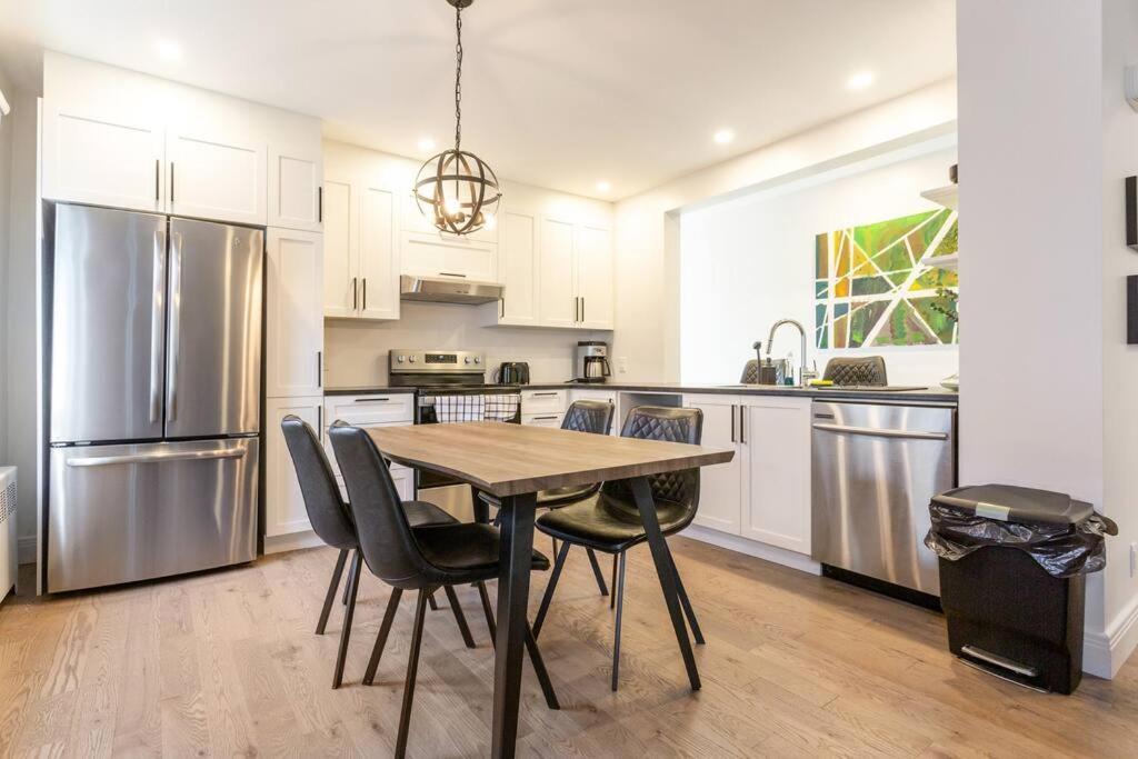 Free Parking, Beautiful 4 1/2- 2 Bedroom Apartment 蒙特利尔 外观 照片
