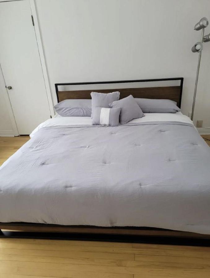 Free Parking, Beautiful 4 1/2- 2 Bedroom Apartment 蒙特利尔 外观 照片
