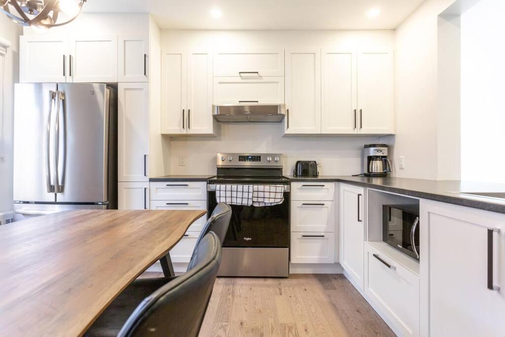 Free Parking, Beautiful 4 1/2- 2 Bedroom Apartment 蒙特利尔 外观 照片
