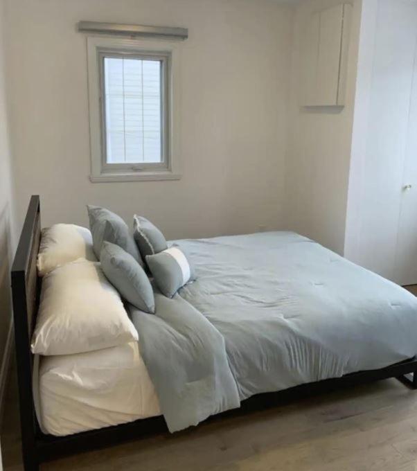 Free Parking, Beautiful 4 1/2- 2 Bedroom Apartment 蒙特利尔 外观 照片